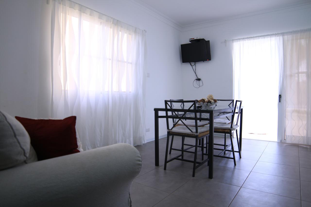 Residencial Las Palmeras De Willy Boca Chica Exterior photo