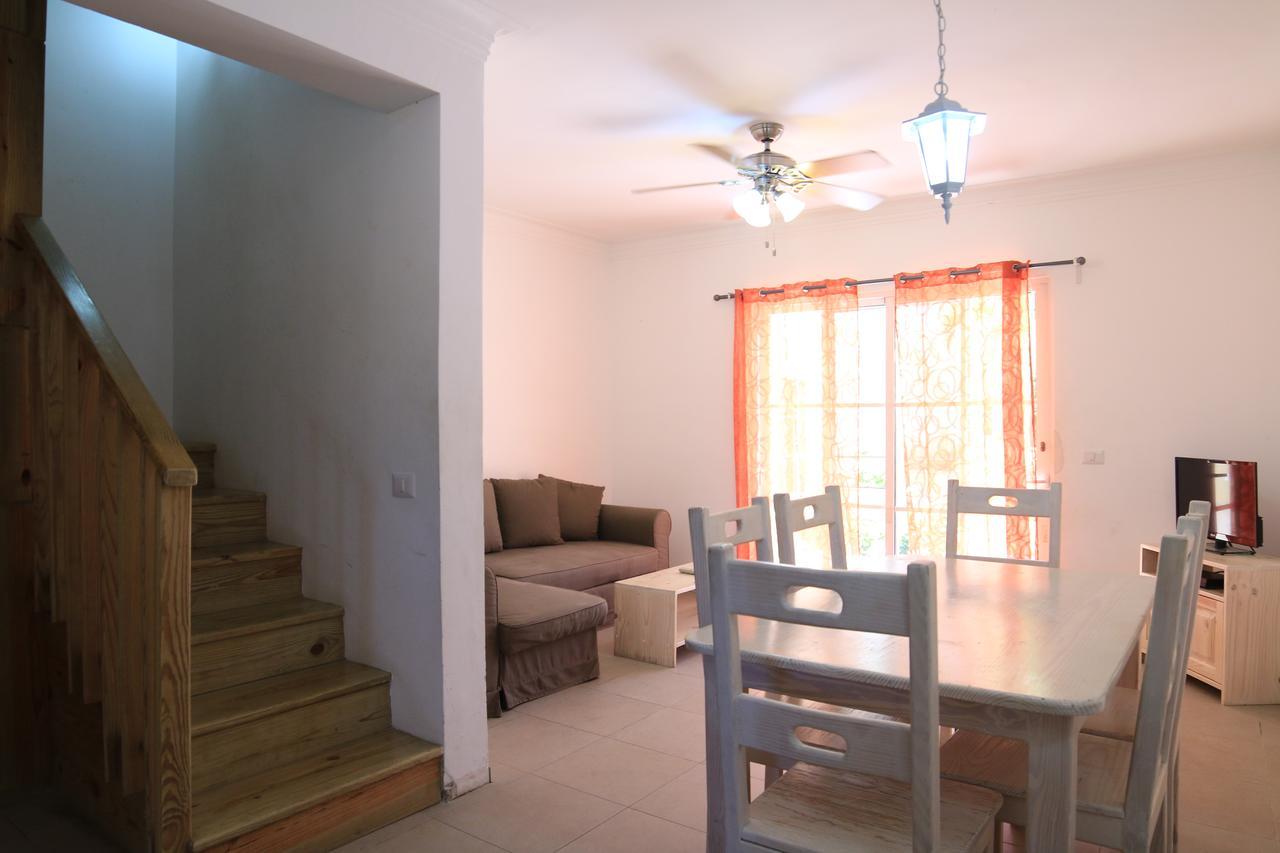 Residencial Las Palmeras De Willy Boca Chica Exterior photo