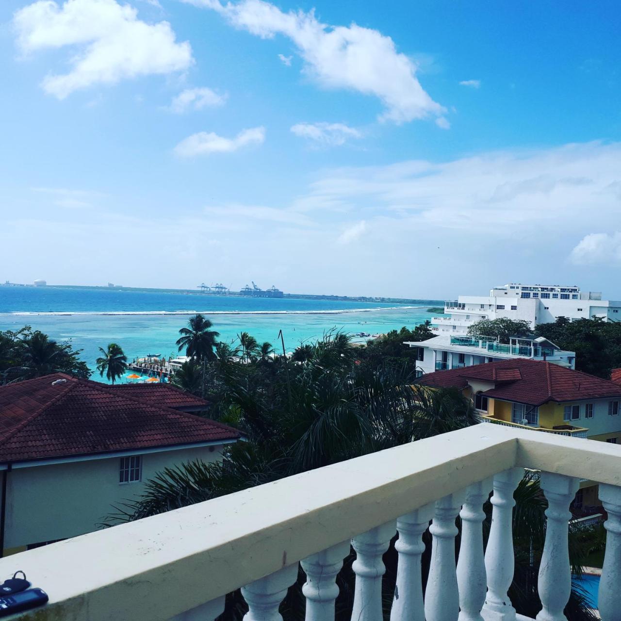 Residencial Las Palmeras De Willy Boca Chica Exterior photo